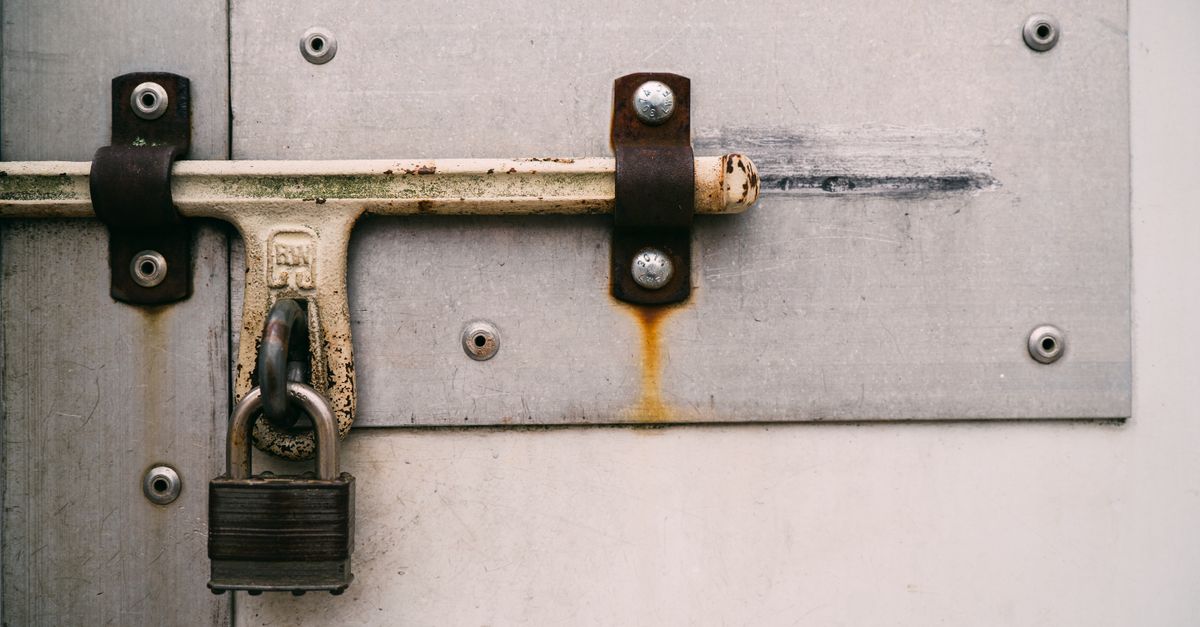 How Much Does an Emergency Locksmith Cost Near Me in the Valley? — Woodland Hills Locksmith
