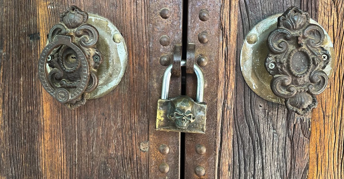 locksmith unlocking front door — Woodland Hills Locksmith