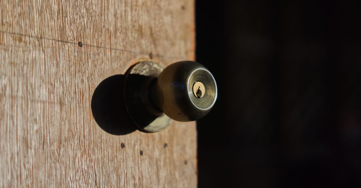 Why Commercial Mortise Locks Outperform Standard Cylinder Locks on Business Doors — Woodland Hills Locksmith