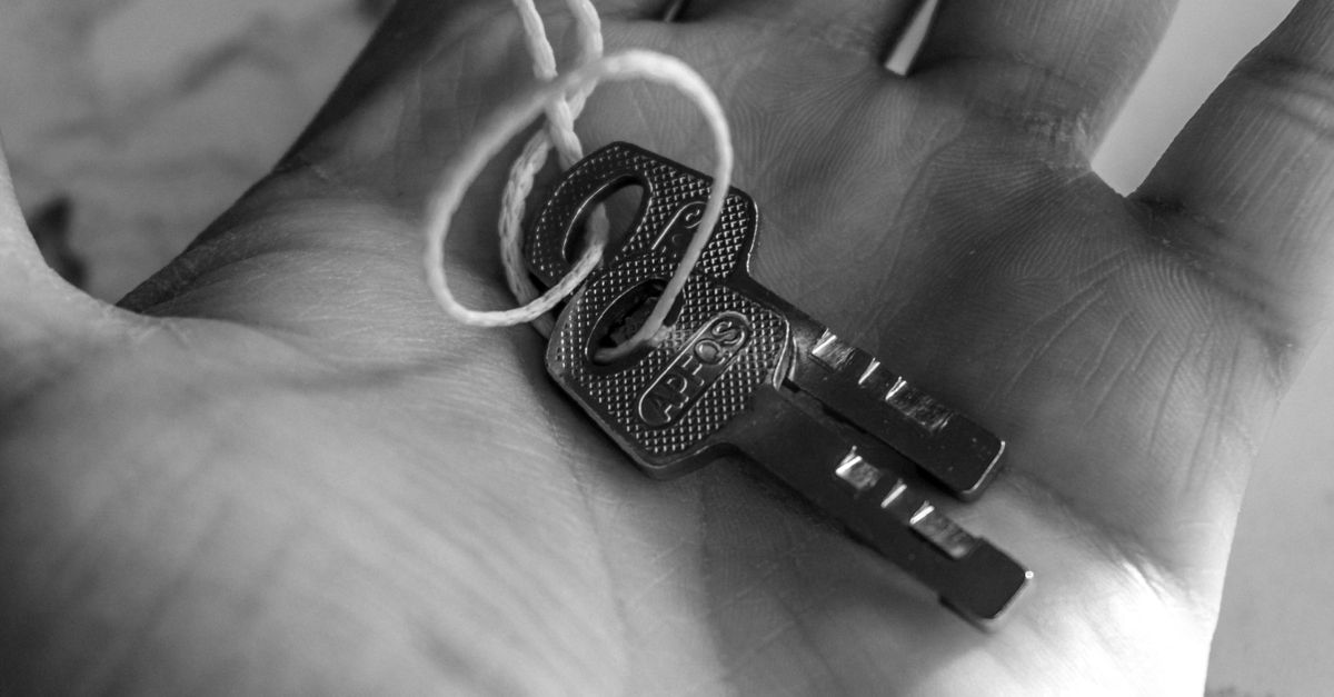 Broken Key Extraction Across Residential, Commercial, and Automotive Locks — Woodland Hills Locksmith